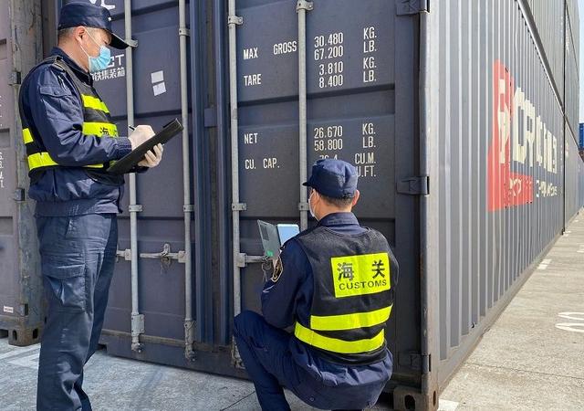 中歐班列（武漢）開行突破2000列 貨物進(jìn)出口邁向新臺(tái)階